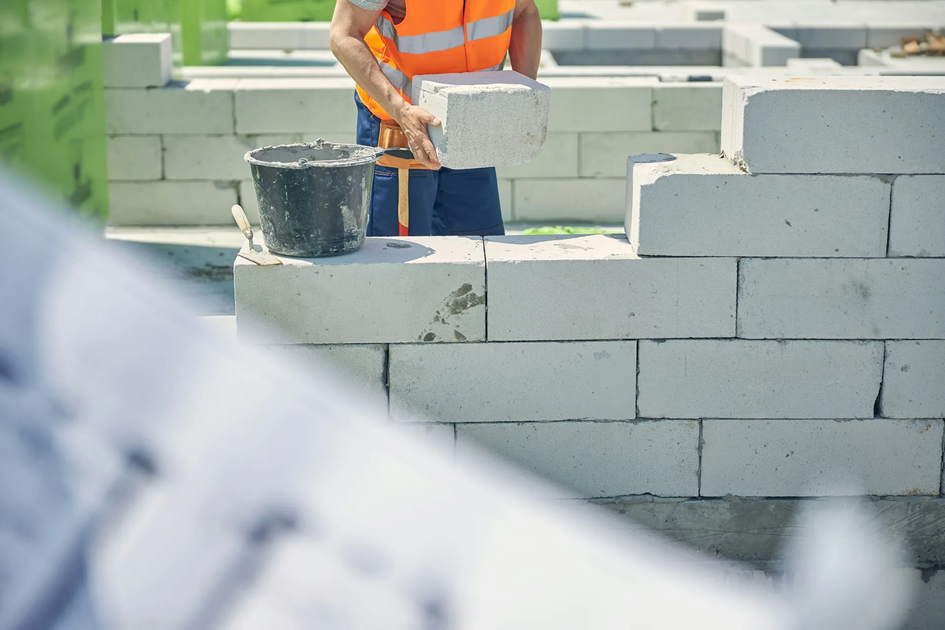 reinforced commercial retaining wall at a Minneapolis site