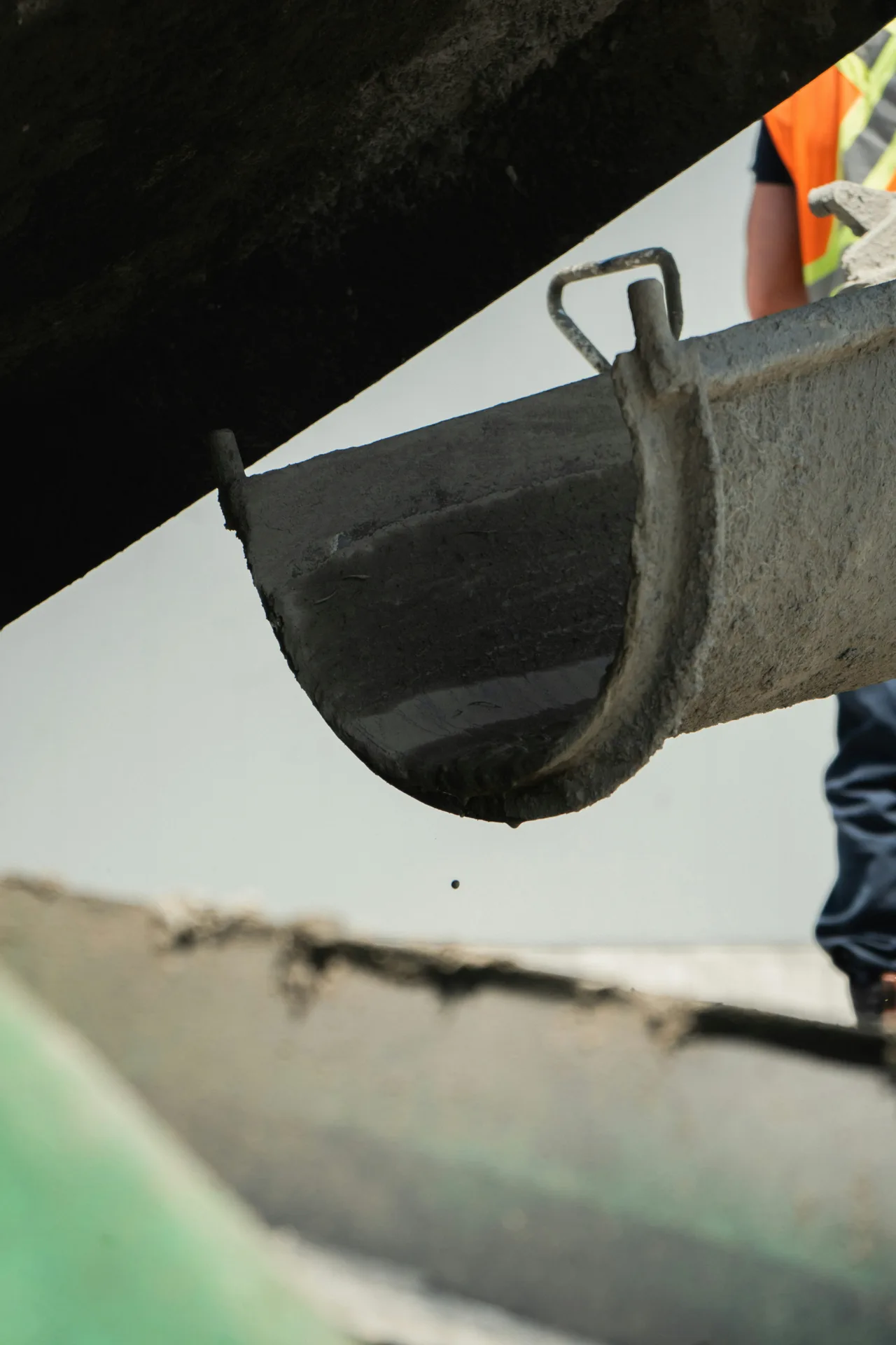 ready mix discharging via chute at a slab pour