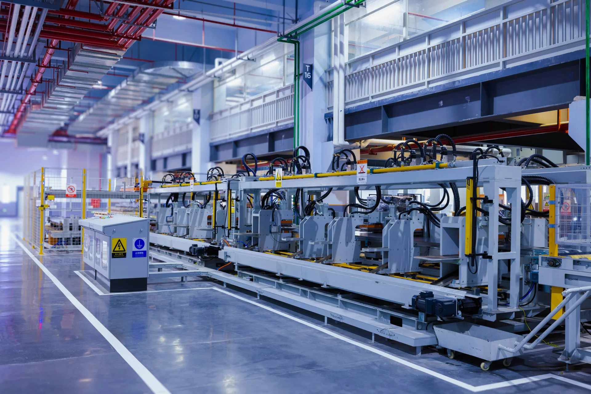 polished concrete floor on a Minneapolis manufacturing conveyor line