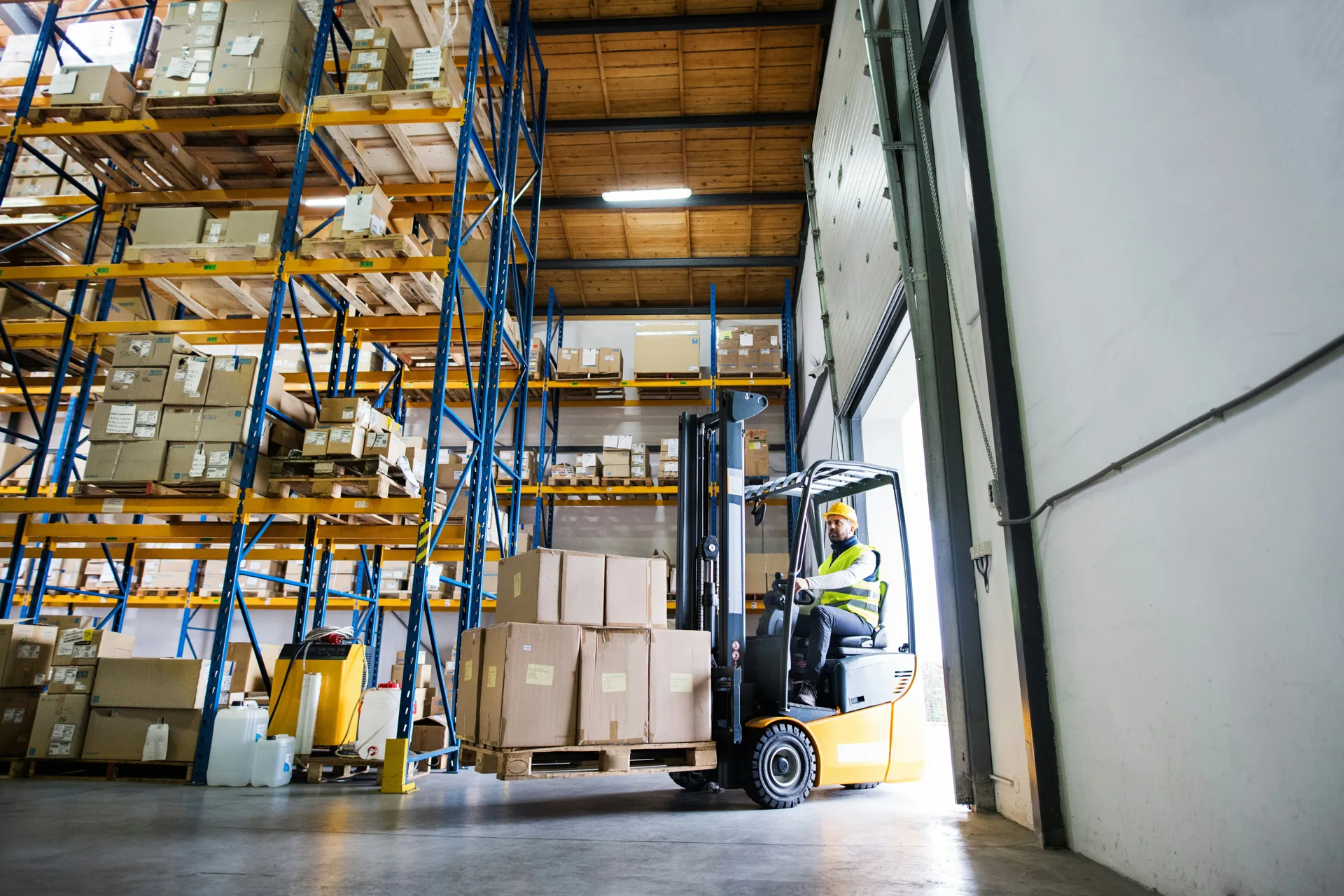 forklift on a finished industrial warehouse floor in a Minneapolis facility