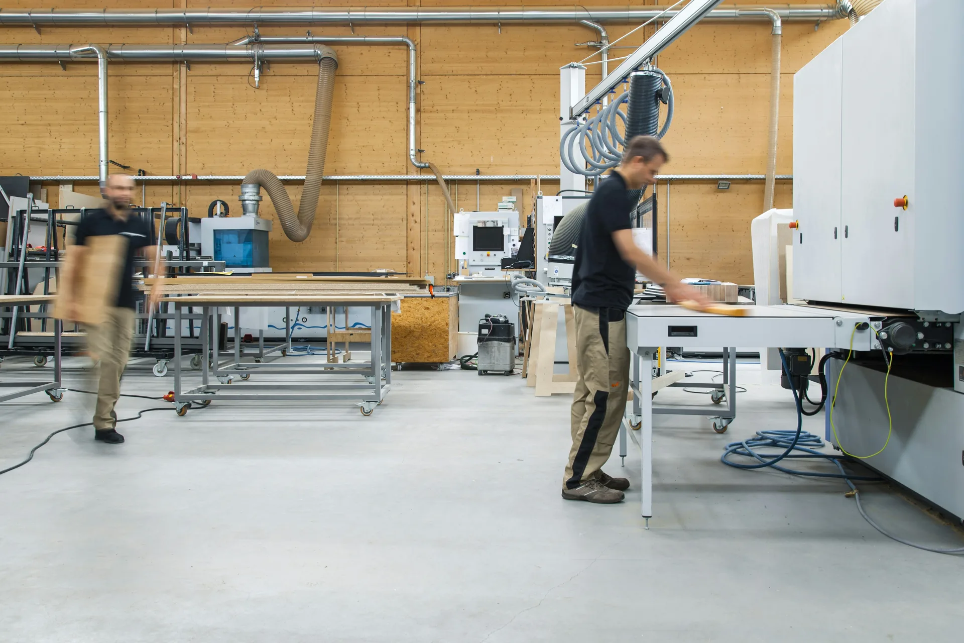 controlled-environment epoxy floor at a Minneapolis light-industrial facility