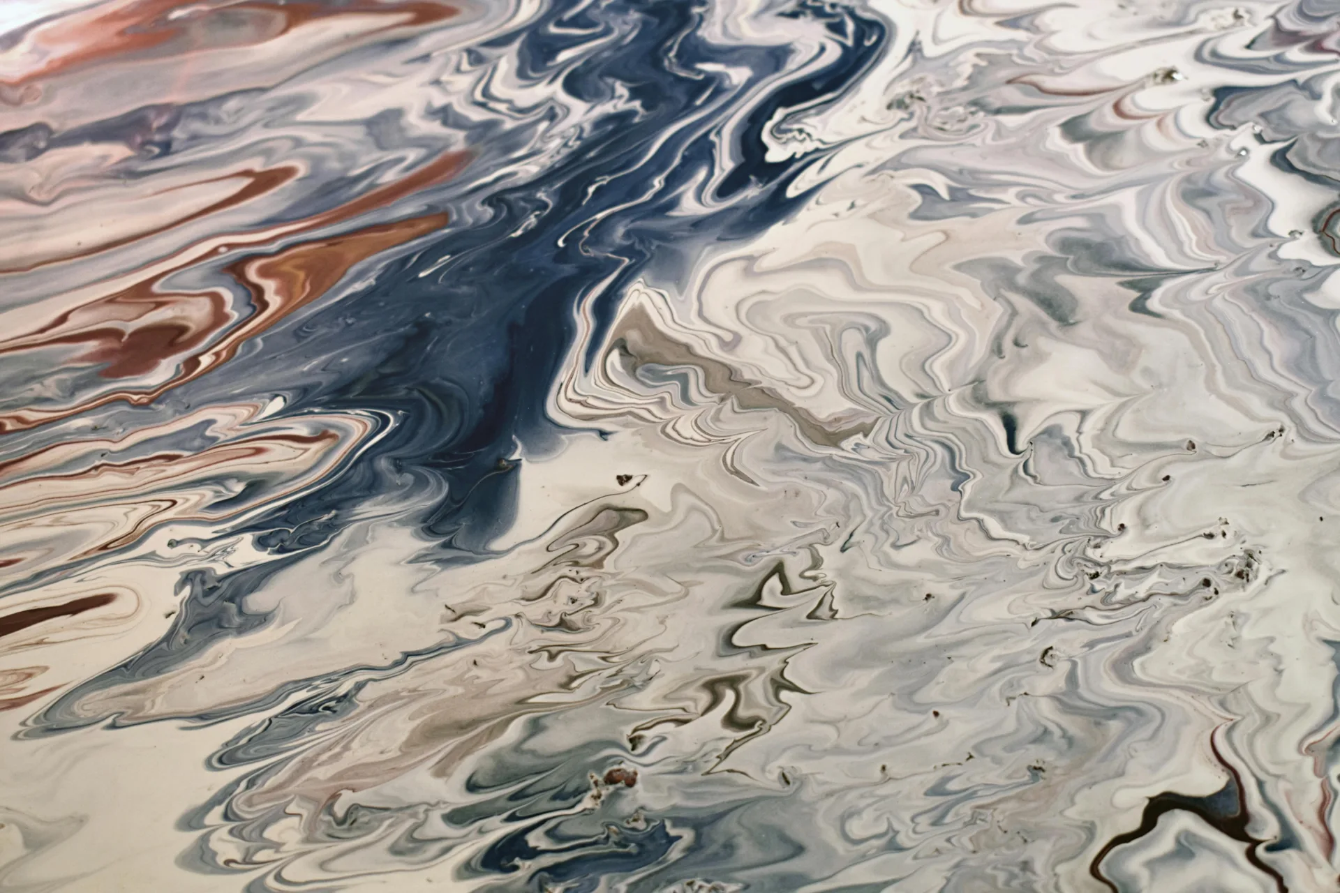 metallic epoxy garage floor with a swirl pattern in Minneapolis
